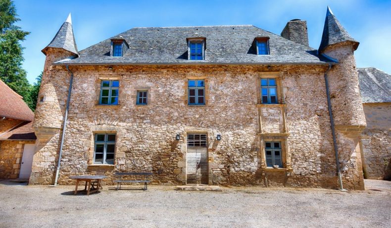 Fenêtres bois à meneaux manoir