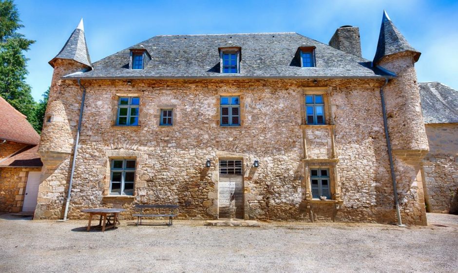 Fenêtres bois à meneaux manoir