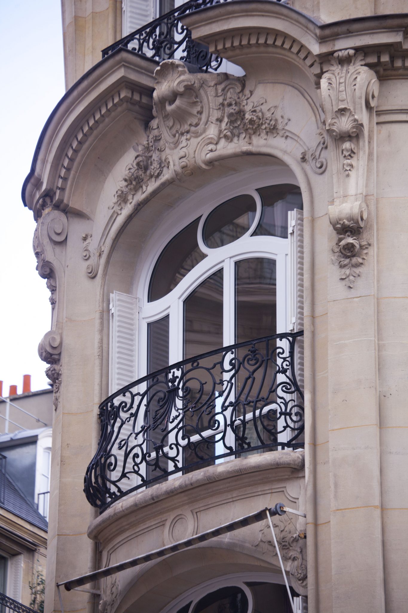 Fenêtre cintrée en bois sur mesure Paris - Atulam