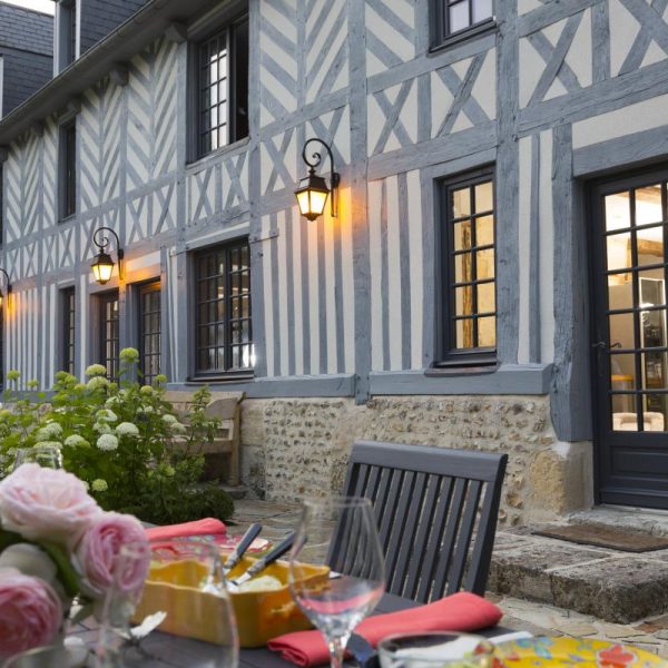 Magazine Style campagne - 30 menuiseries ATULAM dans un manoir normand