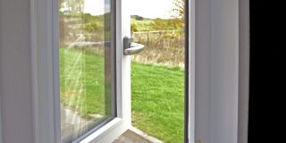 Fenetre bois Primabelle ouverture à l'anglaise