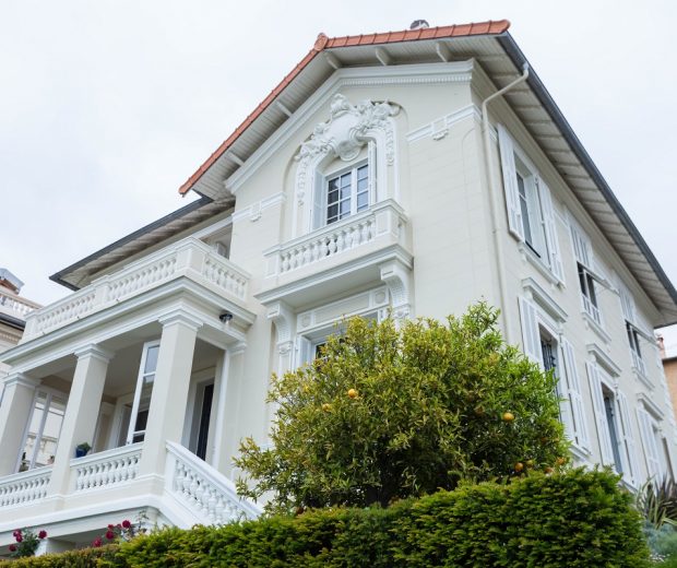 Fenetres en bois sur-mesure pour cette villa Belle Epoque