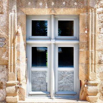 Faire installer des fenêtres droites sur un tableau arrondi cintré à Balma  - Menuiseries Doumenc