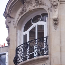 Porte fenetre bois batiment haussmannien