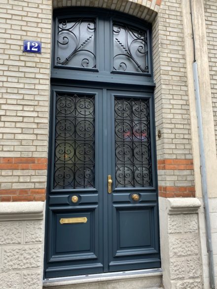 Porte cochere avec conservation des grilles d origine