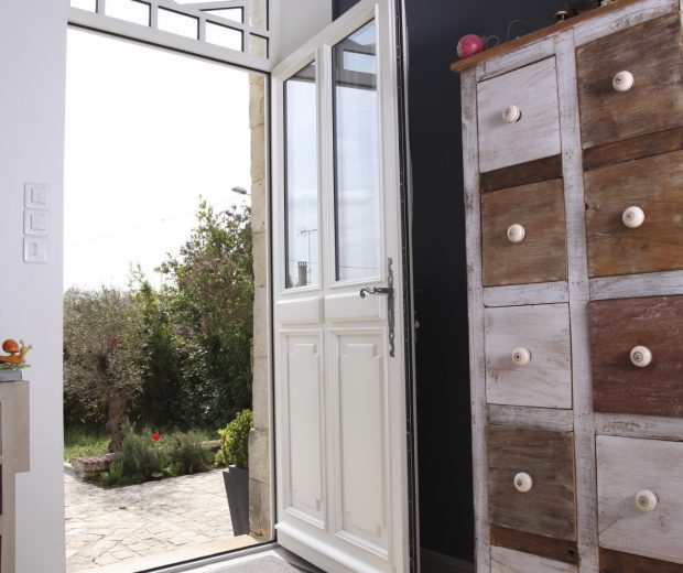 Porte traditionnelle en bois sur mesure modele Eva