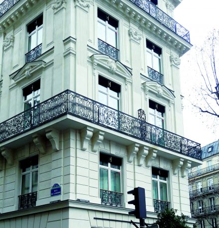 Fenetres bois Atulam sur mesure pour la renovation de la Villa Haussmann Paris