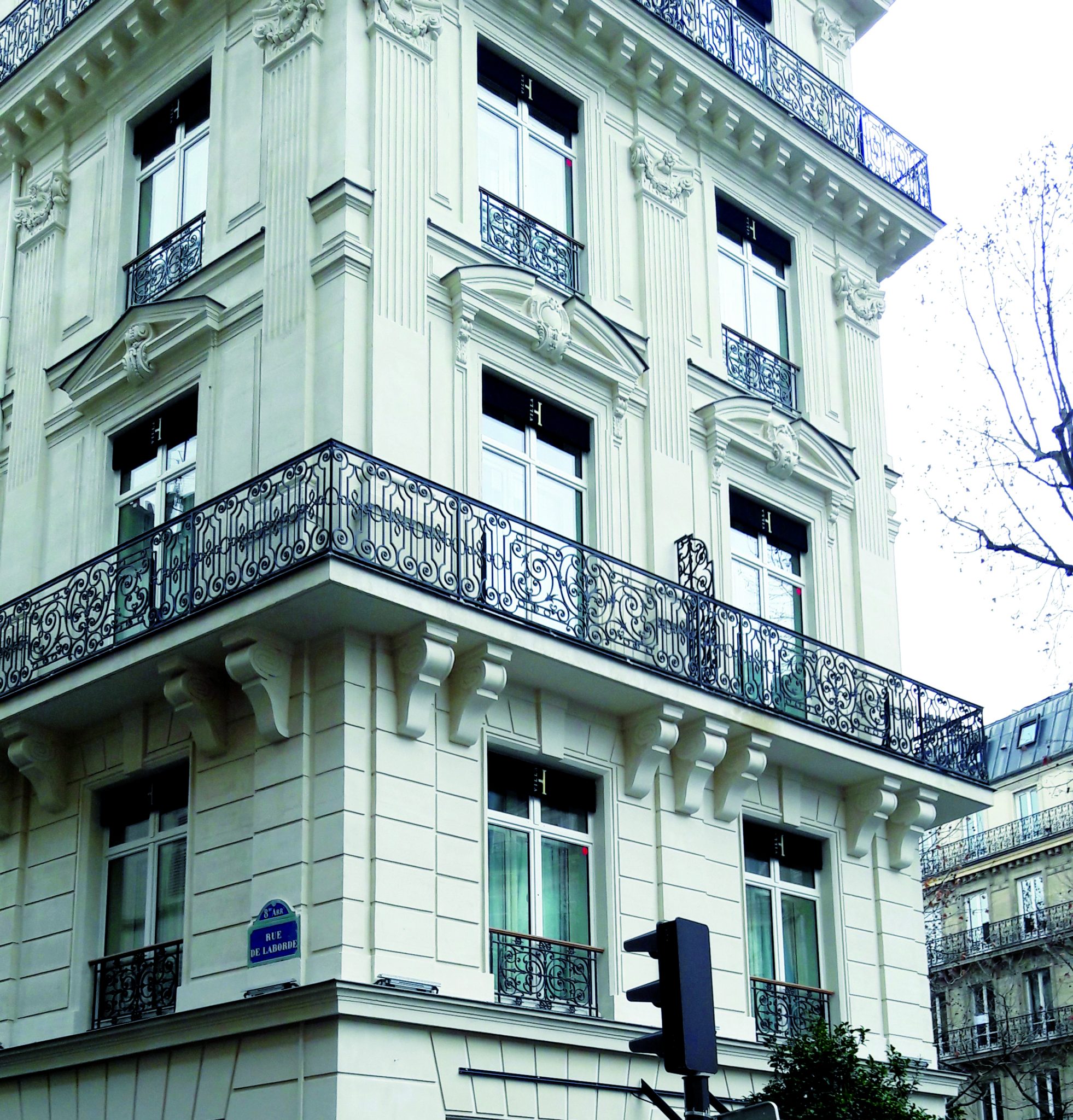Fenêtres bois Atulam sur-mesure pour la rénovation de la Villa Haussmann à Paris