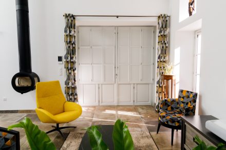 PORTE FENETRE ESTIBELLE AVEC VOLETS INTERIEURS